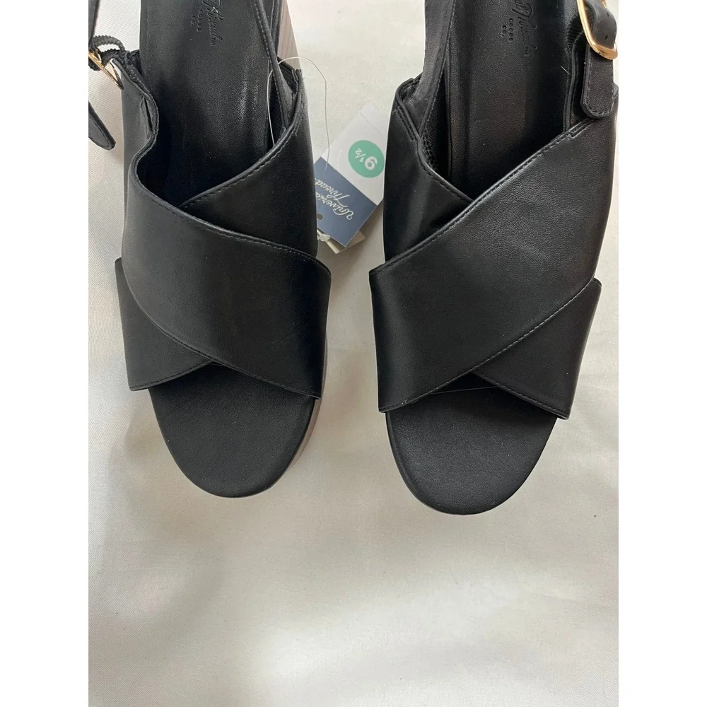 Universal Thread Womens Black Crisscross Platform Wedge Sandals Memory Foam 9.5